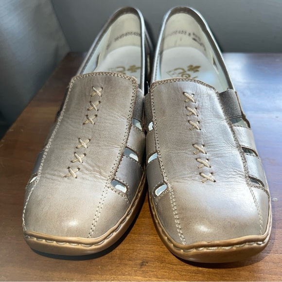 Reiker Shoes Doris 85 Loafers Flats Comfort Gray Leather Cutouts Size 7/EU 38 - Picture 3 of 11